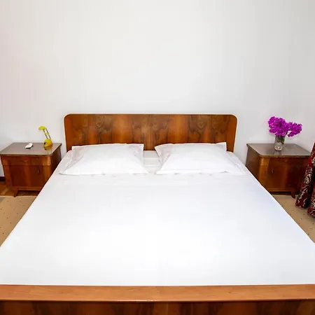 Captivating 2-Bed Apartment In Podstrana Podstrana