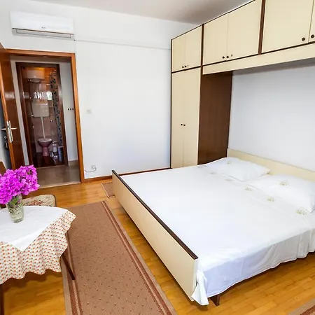 דירה Captivating 2-Bed Apartment In Podstrana *